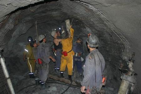 乌马河工程爆破中的危险因素分析以及应对工程爆破危险的措施